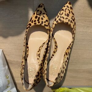 VINCE CAMUTO HONEY LEOPARD Animal Print Pumps 8.5